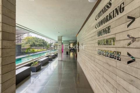 Image 41 - 1015680
