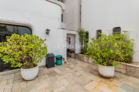 Image 30 - 961347
