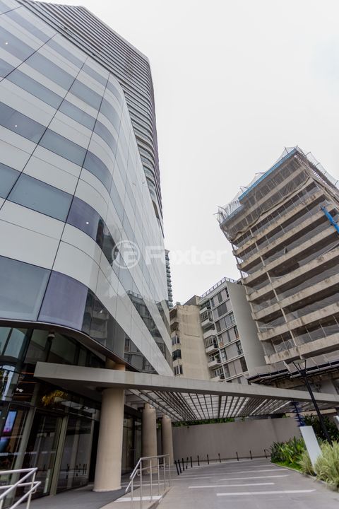 Image 20 - 888963