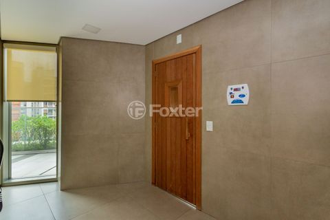 Image 27 - 888963