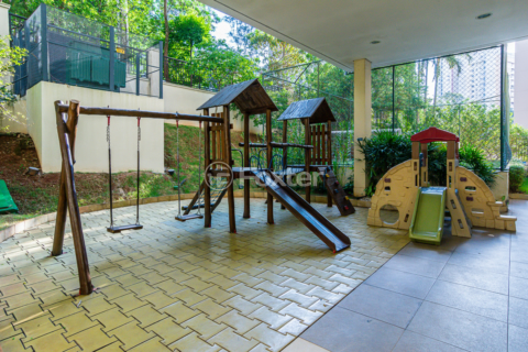 Image 70 - 341349