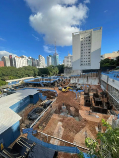 Image 23 - 887600