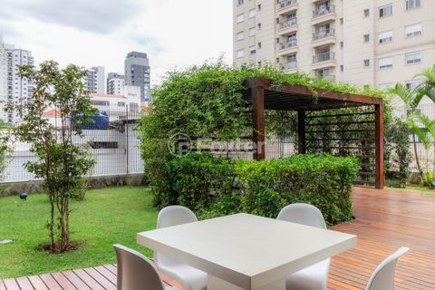 Image 17 - 1004134