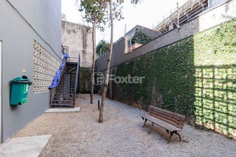 Image 23 - 900880