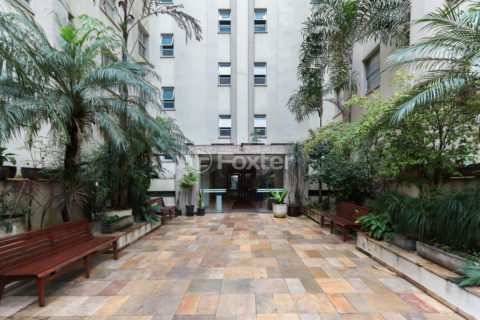 Image 22 - 1009118