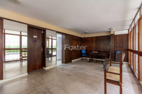 Image 22 - 1009549