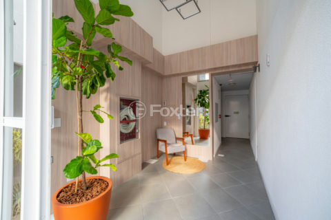 Image 33 - 1001803