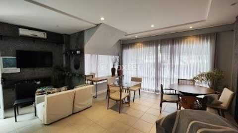 Image 53 - 1015544