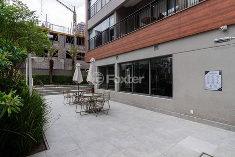 Image 21 - 1013376