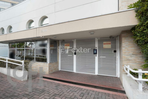 Image 71 - 898537