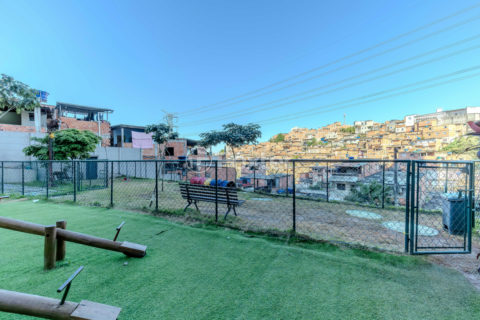 Image 24 - 877045
