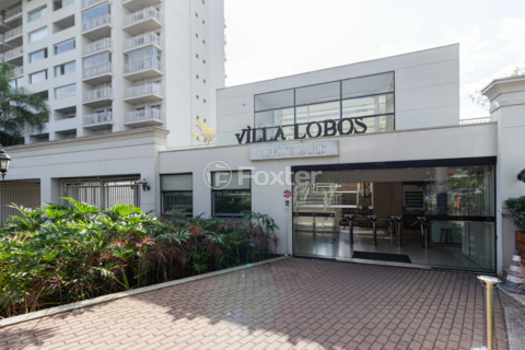 Image 17 - 915179