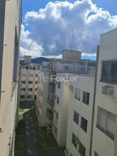 Image 13 - 885986