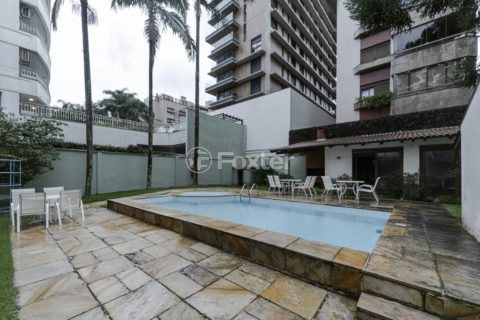 Image 31 - 900699