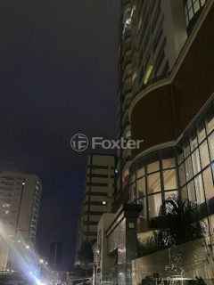 Image 32 - 990158