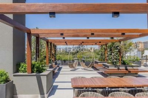Image 22 - 1012248