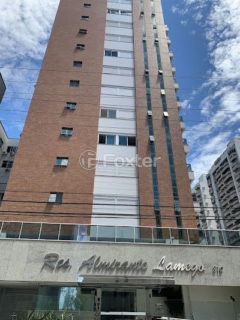 Image 27 - 1007434