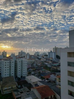 Image 8 - 827940