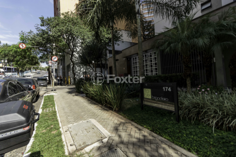 Image 54 - 930740