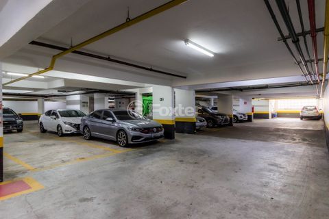 Image 19 - 829513