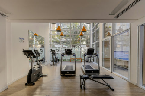 Image 22 - 1018746