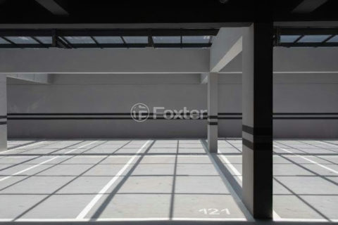 Image 22 - 1039773