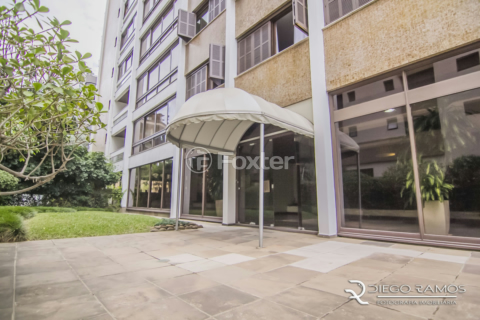 Image 34 - 700405