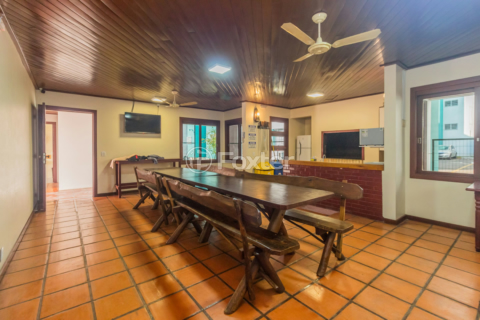 Image 32 - 858097