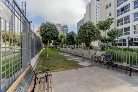 Image 76 - 883693