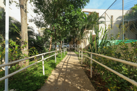 Image 17 - 1009285