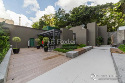 Image 44 - 1014900