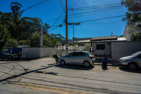 Image 17 - 1015309