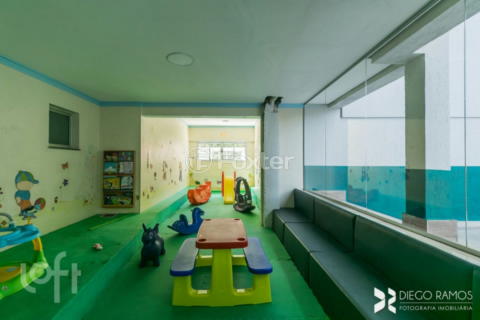 Image 37 - 990381