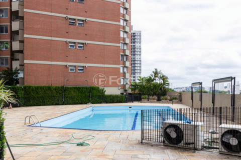 Image 77 - 950008