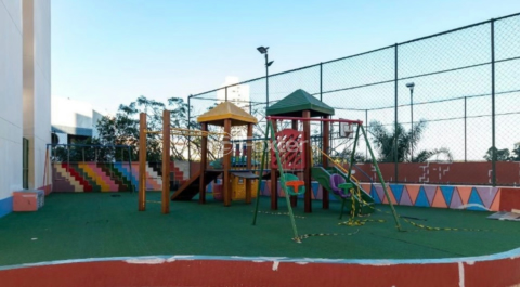 Image 34 - 1000738