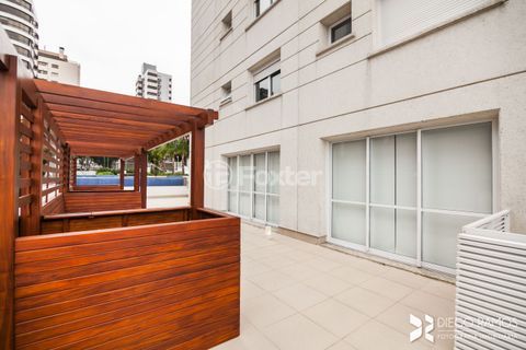 Image 44 - 930146