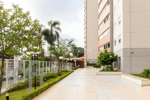 Image 27 - 820006