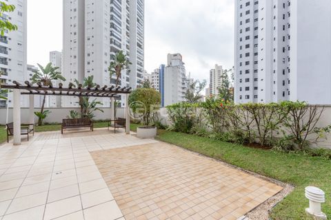 Image 32 - 991944
