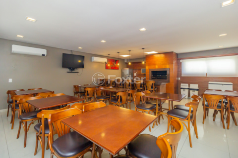 Image 31 - 1015947