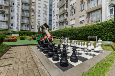 Image 30 - 1015947