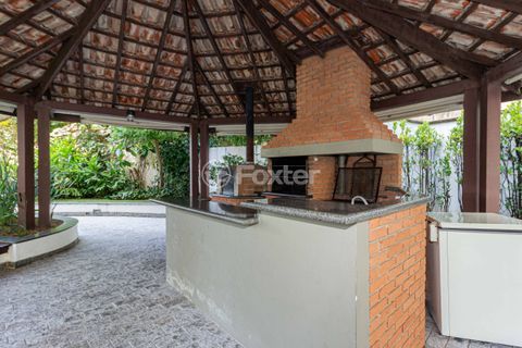 Image 65 - 918005
