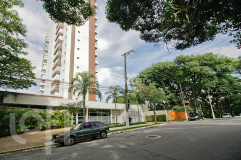Image 40 - 1032110