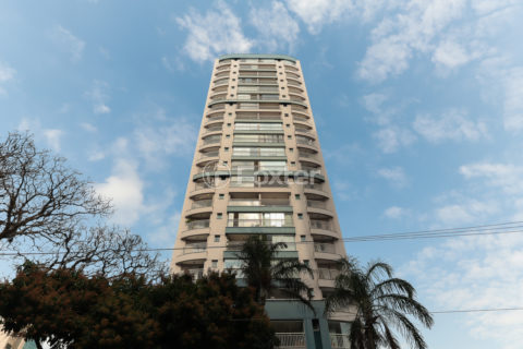 Image 32 - 1019582