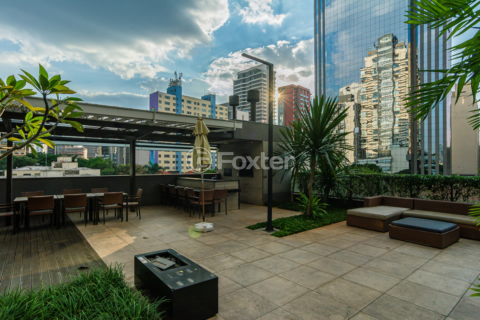 Image 70 - 858028