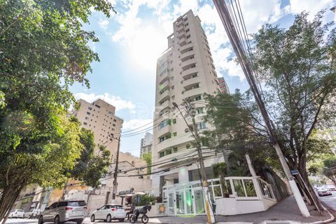 Image 21 - 813688