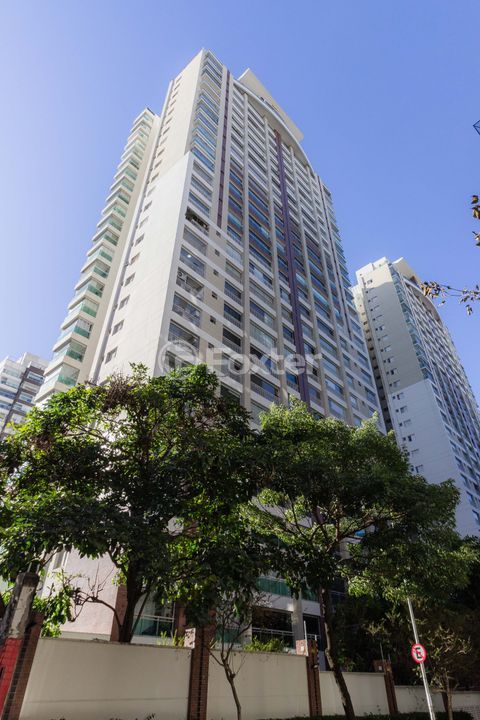 Image 30 - 1021271