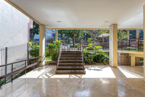 Image 30 - 203456