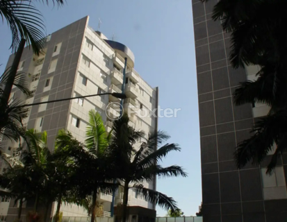 Image 32 - 1006047