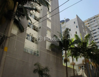 Image 33 - 1006047