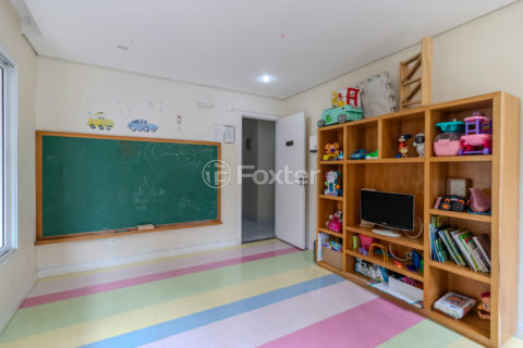 Image 40 - 1037707